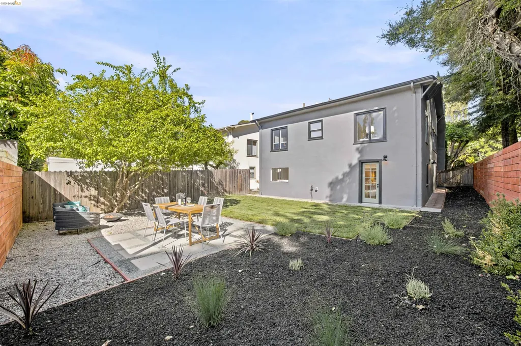 661 Brookwood Place Oakland CA 94610