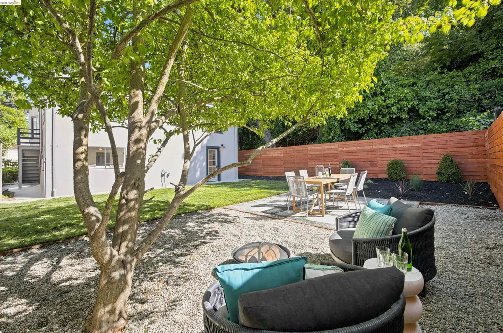 661 Brookwood Place Oakland CA 94610