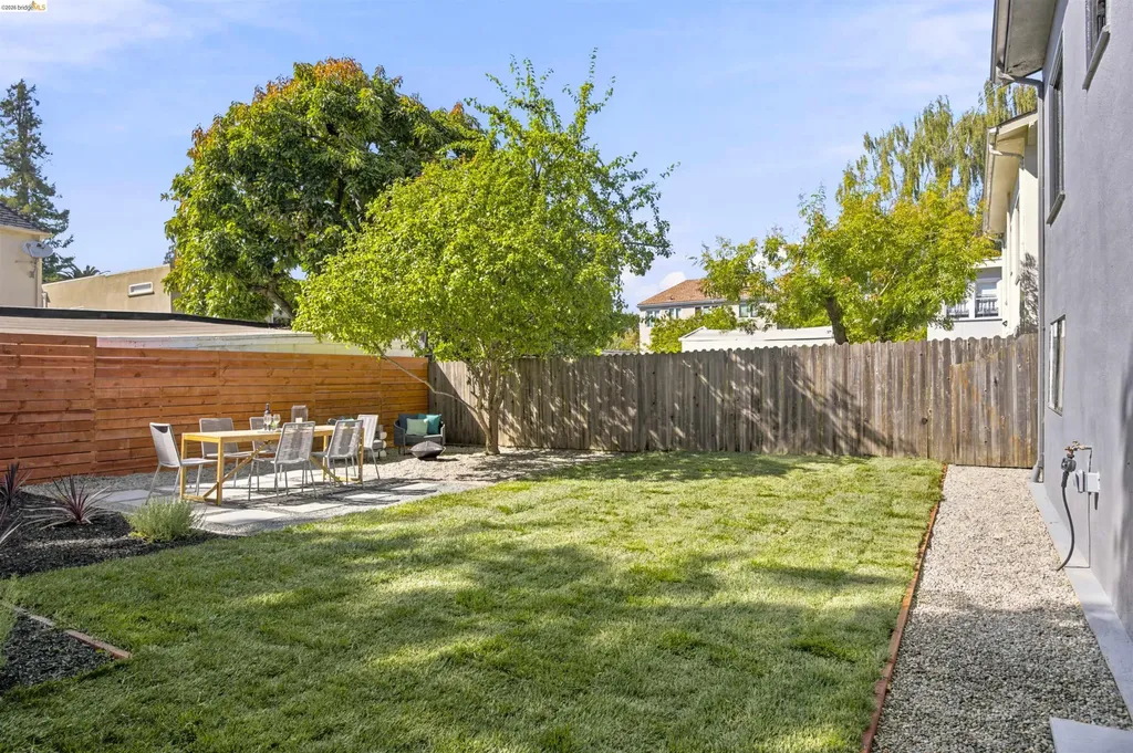 661 Brookwood Place Oakland CA 94610