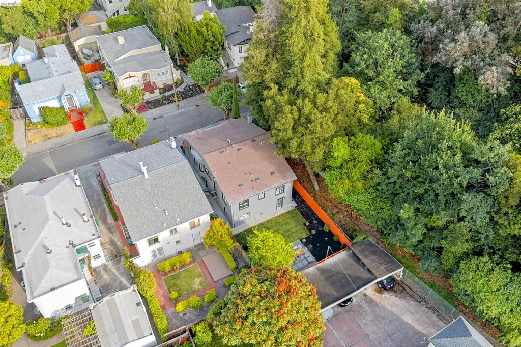 661 Brookwood Place Oakland CA 94610