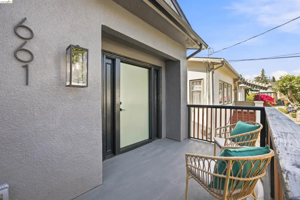 661 Brookwood Place Oakland CA 94610