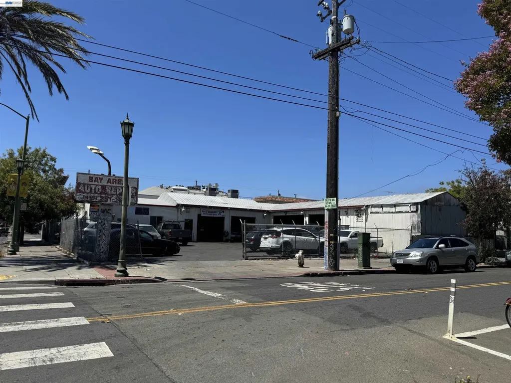 550 E 12th Street Oakland CA 94606