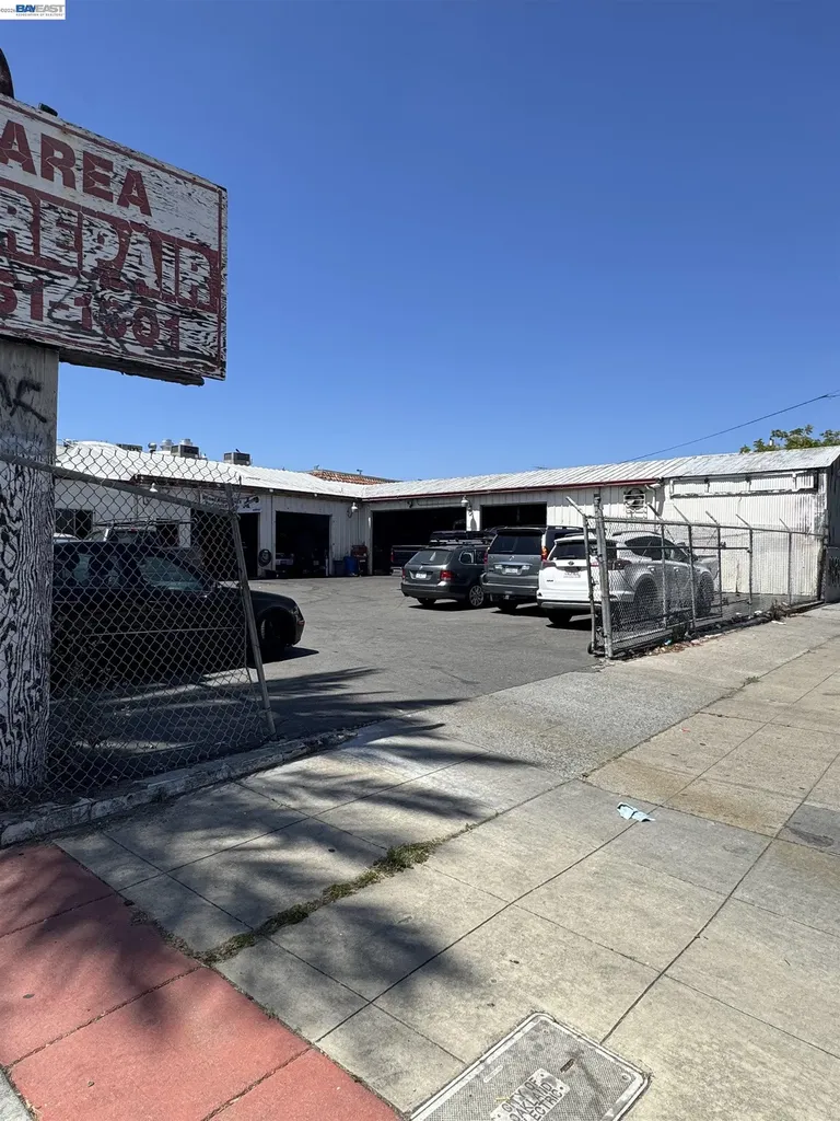 550 E 12th Street Oakland CA 94606
