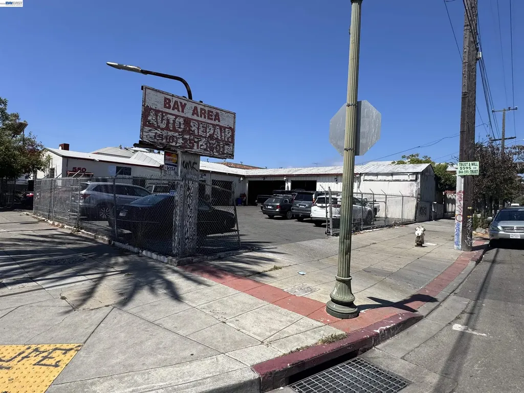550 E 12th Street Oakland CA 94606