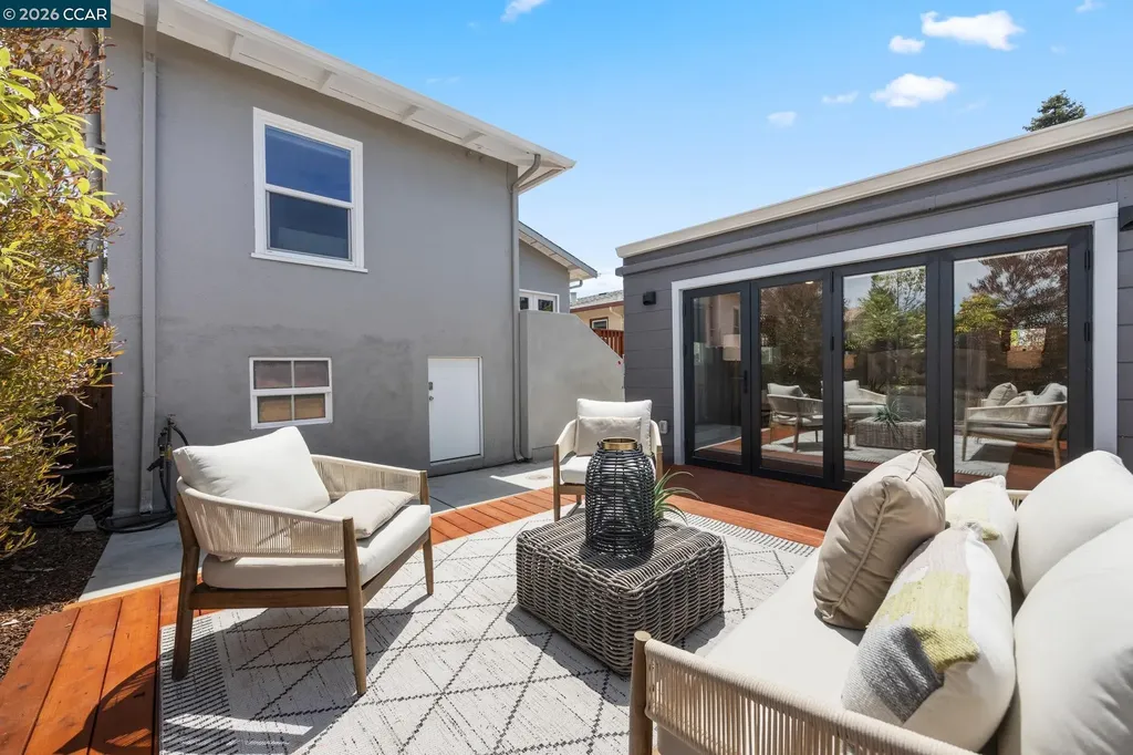 628 Poirier Street Oakland CA 94609