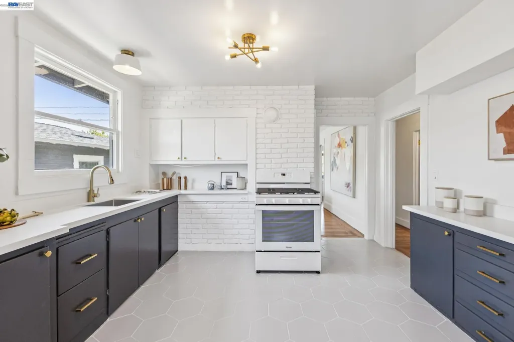 4220 Suter Street Oakland CA 94619