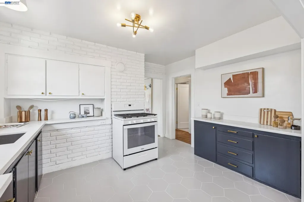 4220 Suter Street Oakland CA 94619
