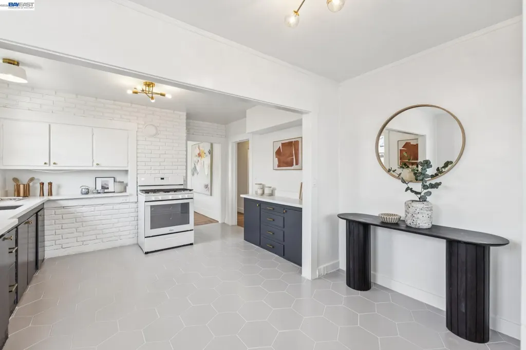 4220 Suter Street Oakland CA 94619