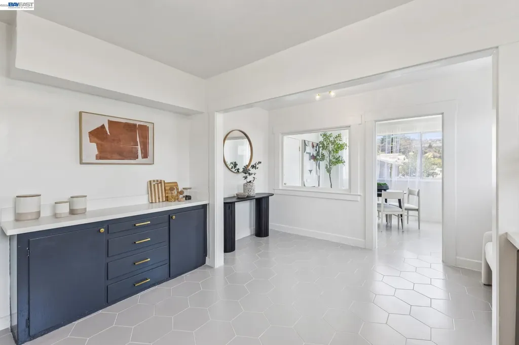4220 Suter Street Oakland CA 94619