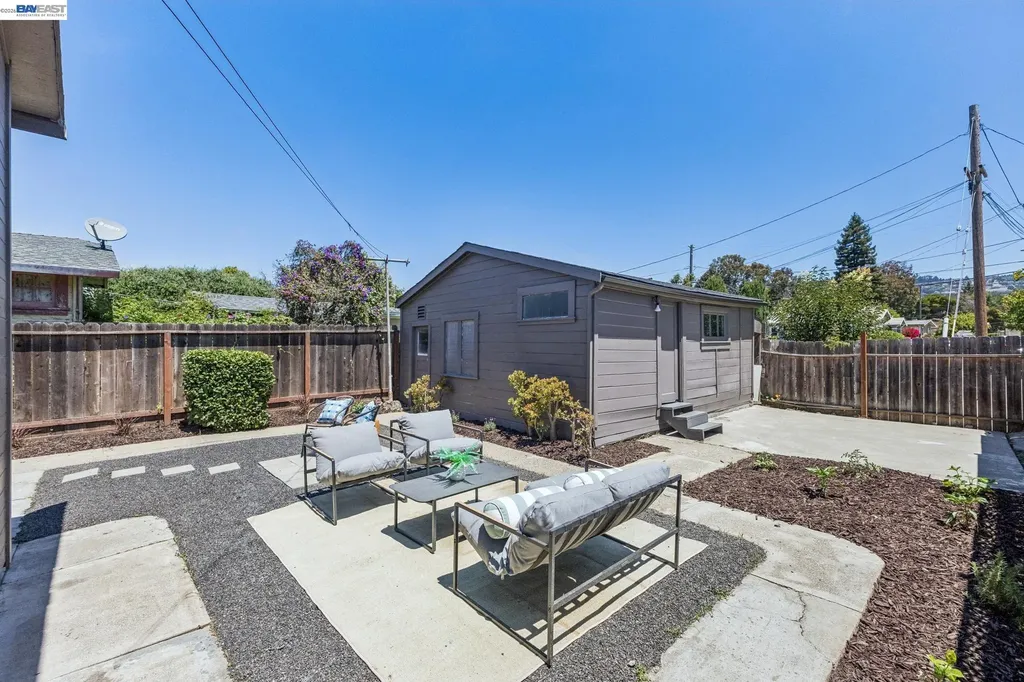 4220 Suter Street Oakland CA 94619