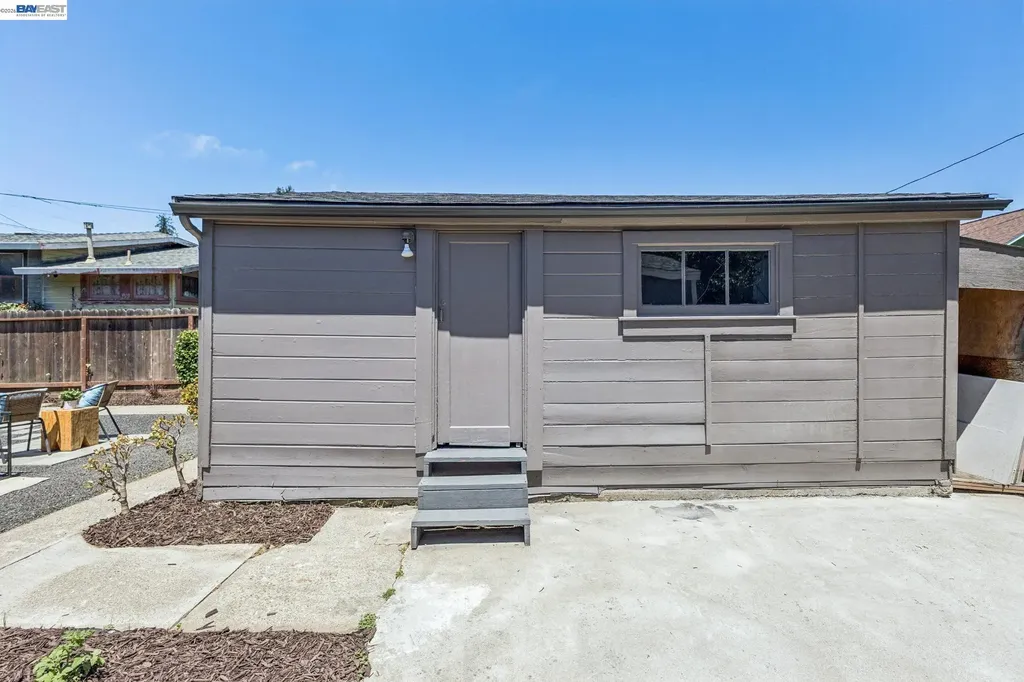 4220 Suter Street Oakland CA 94619