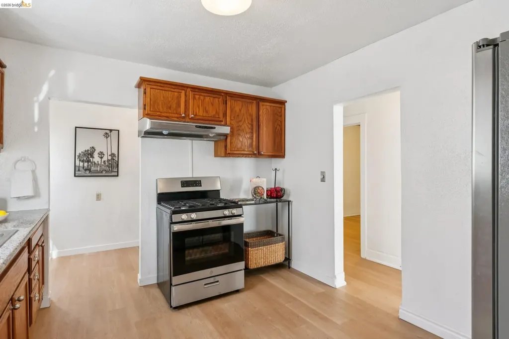 7650 Ney Avenue Oakland CA 94605
