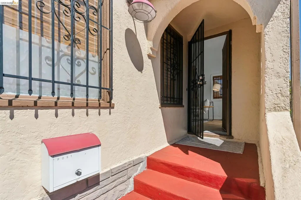 7650 Ney Avenue Oakland CA 94605