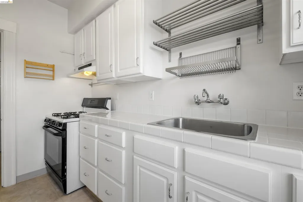 4277 Howe Street Oakland CA 94611