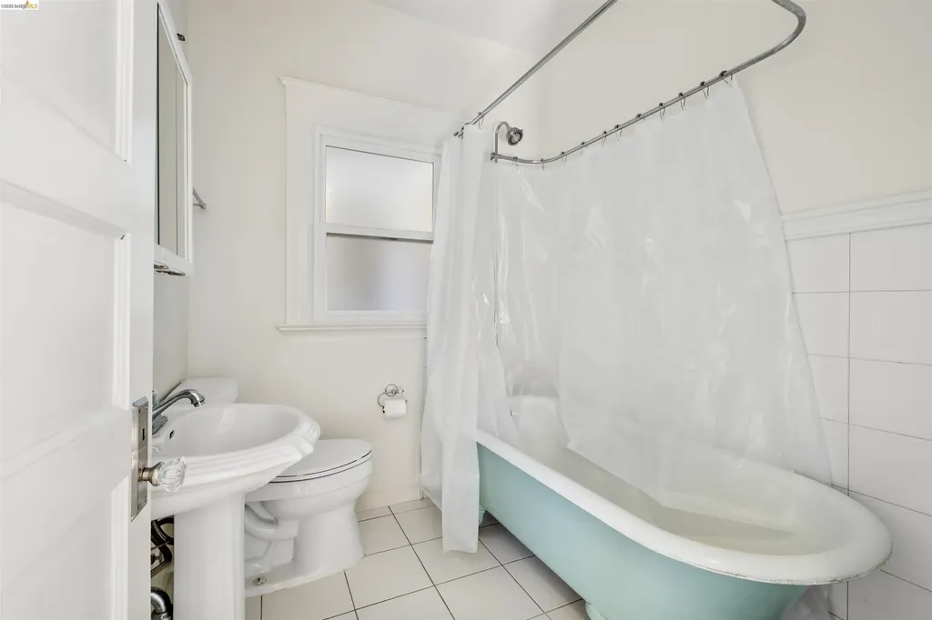 4277 Howe Street Oakland CA 94611