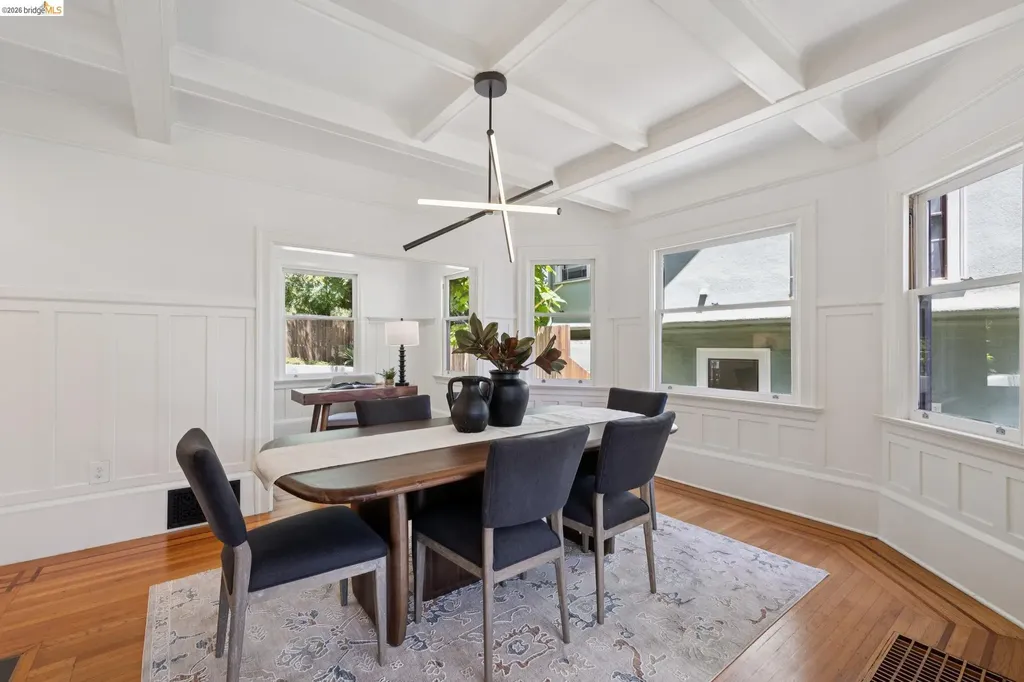 583 Mira Vista Avenue Oakland CA 94610