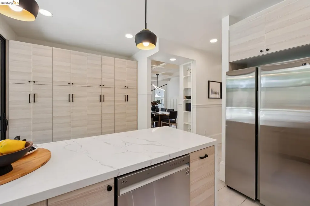 583 Mira Vista Avenue Oakland CA 94610