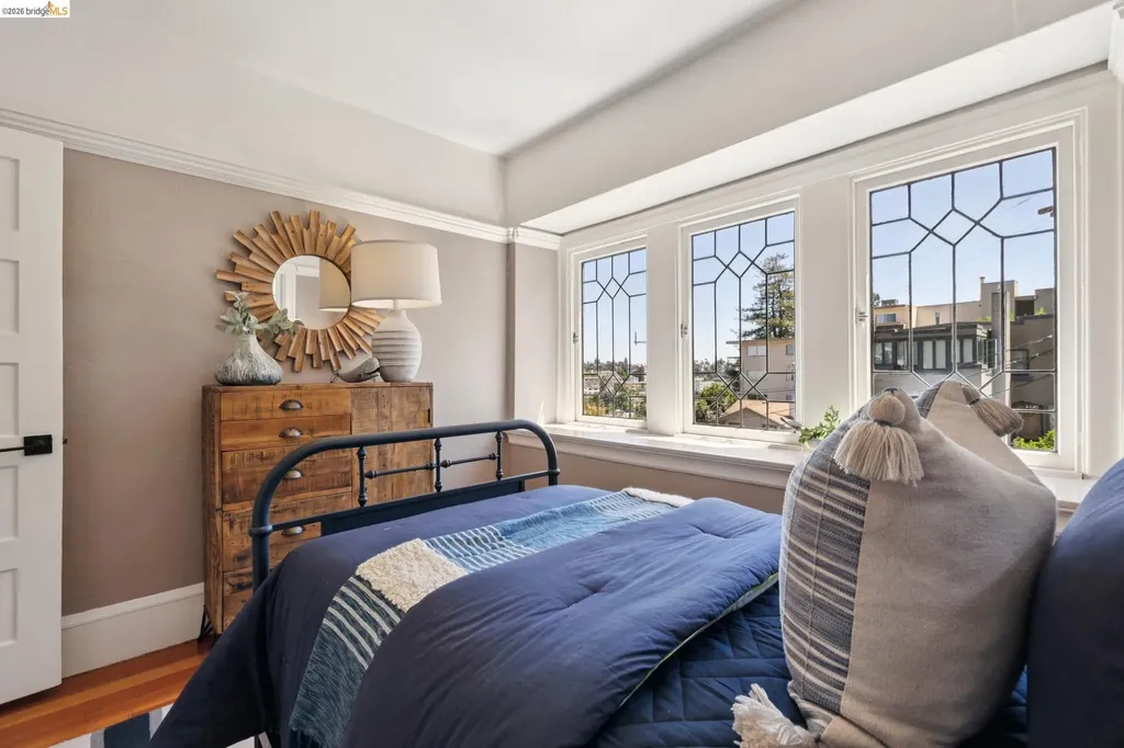 583 Mira Vista Avenue Oakland CA 94610