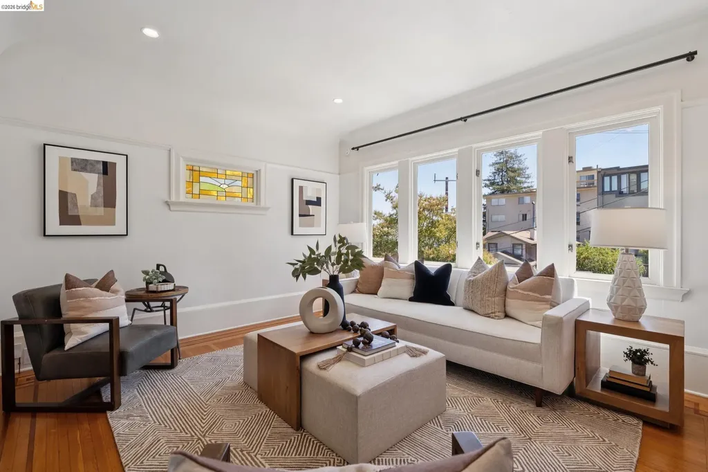 583 Mira Vista Avenue Oakland CA 94610