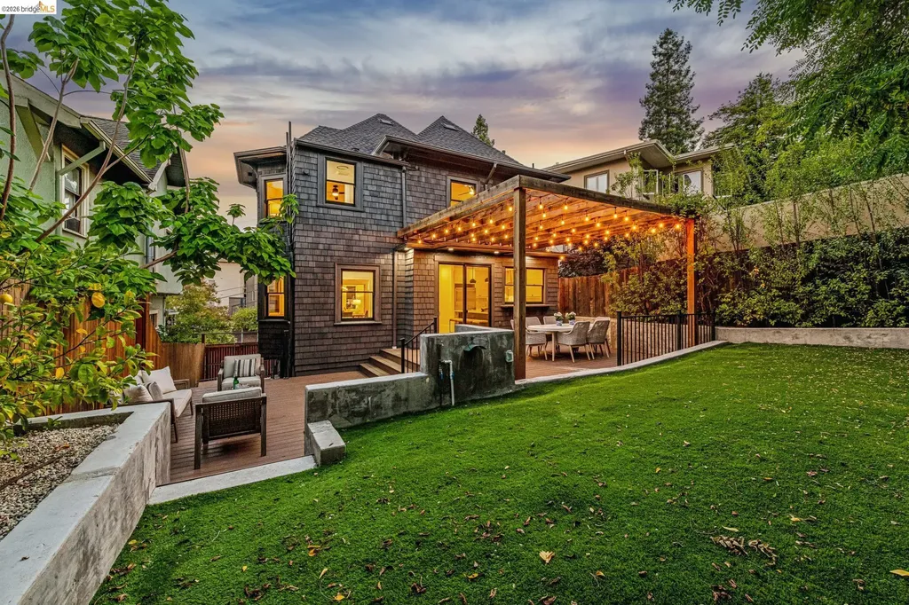 583 Mira Vista Avenue Oakland CA 94610