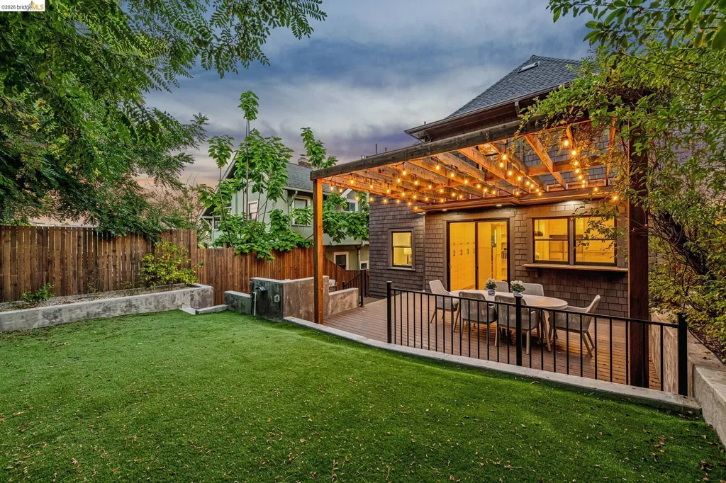 583 Mira Vista Avenue Oakland CA 94610