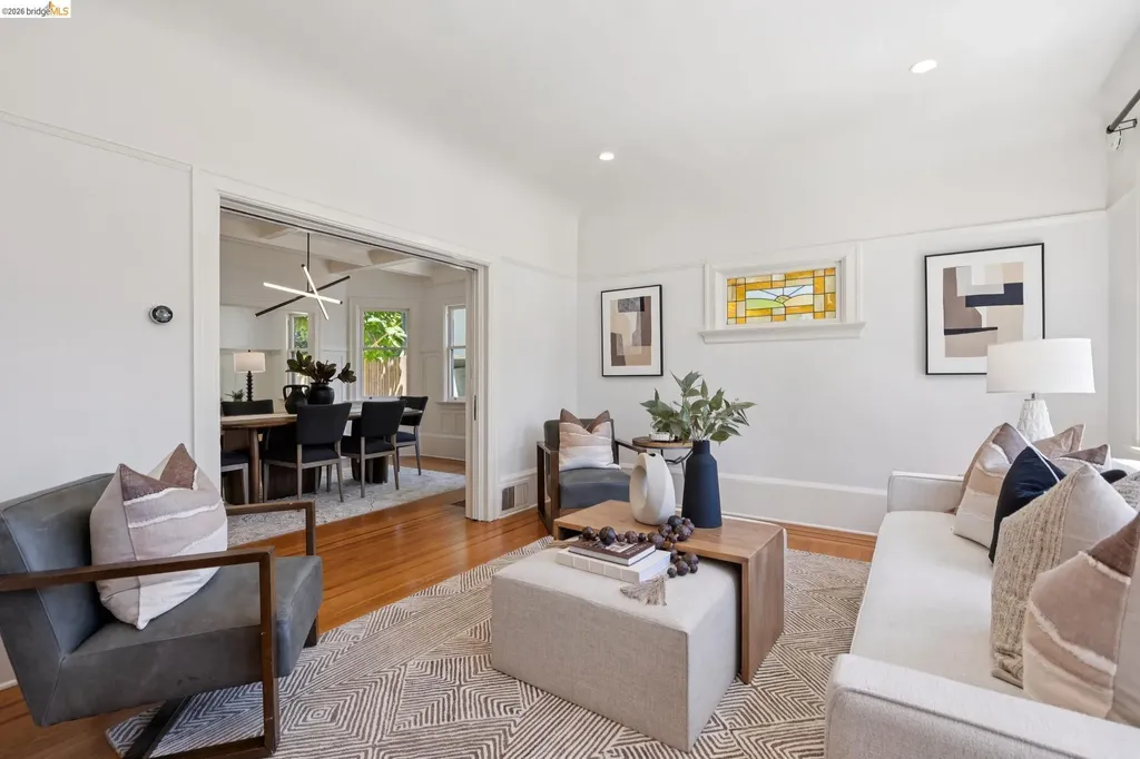 583 Mira Vista Avenue Oakland CA 94610