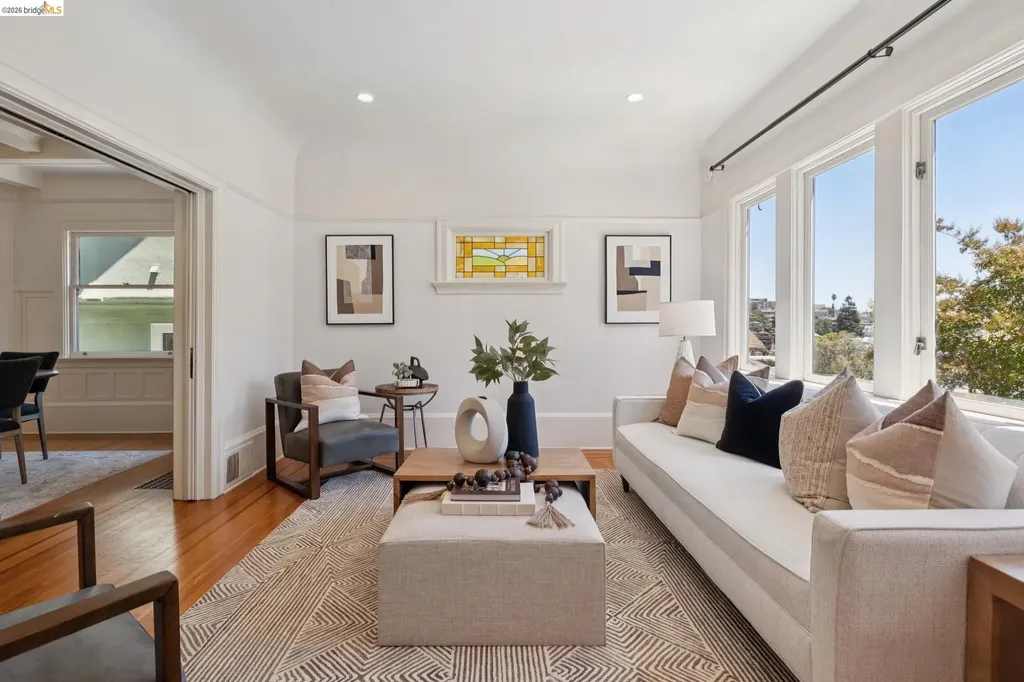 583 Mira Vista Avenue Oakland CA 94610