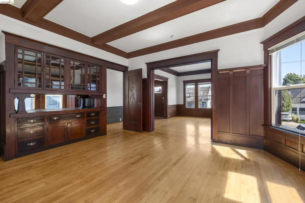 4283 Howe Street Oakland CA 94611