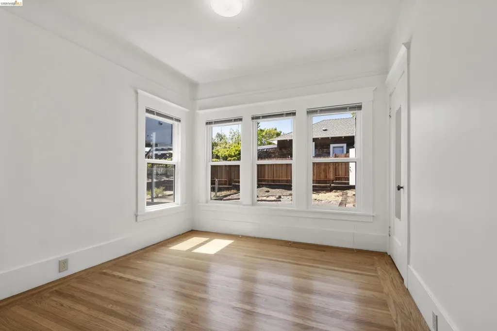 4283 Howe Street Oakland CA 94611