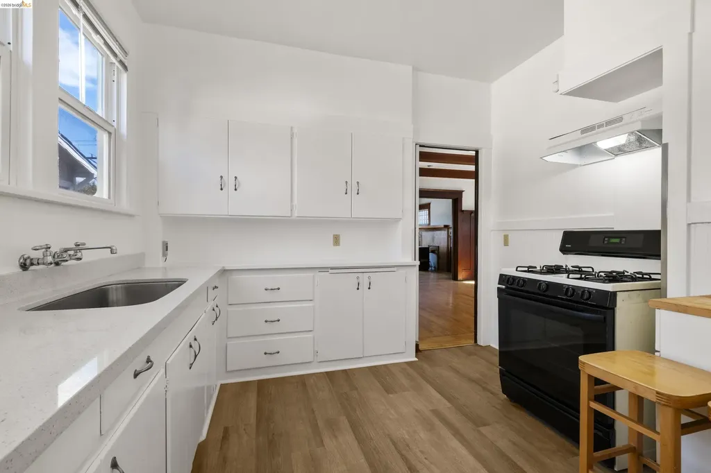 4283 Howe Street Oakland CA 94611