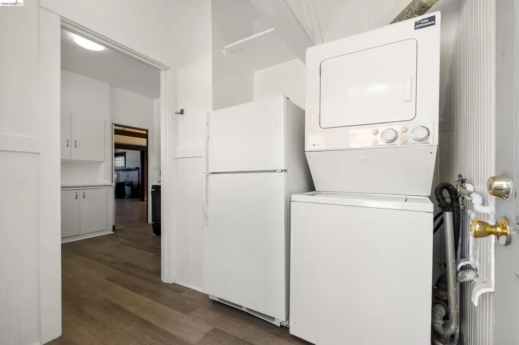 4283 Howe Street Oakland CA 94611
