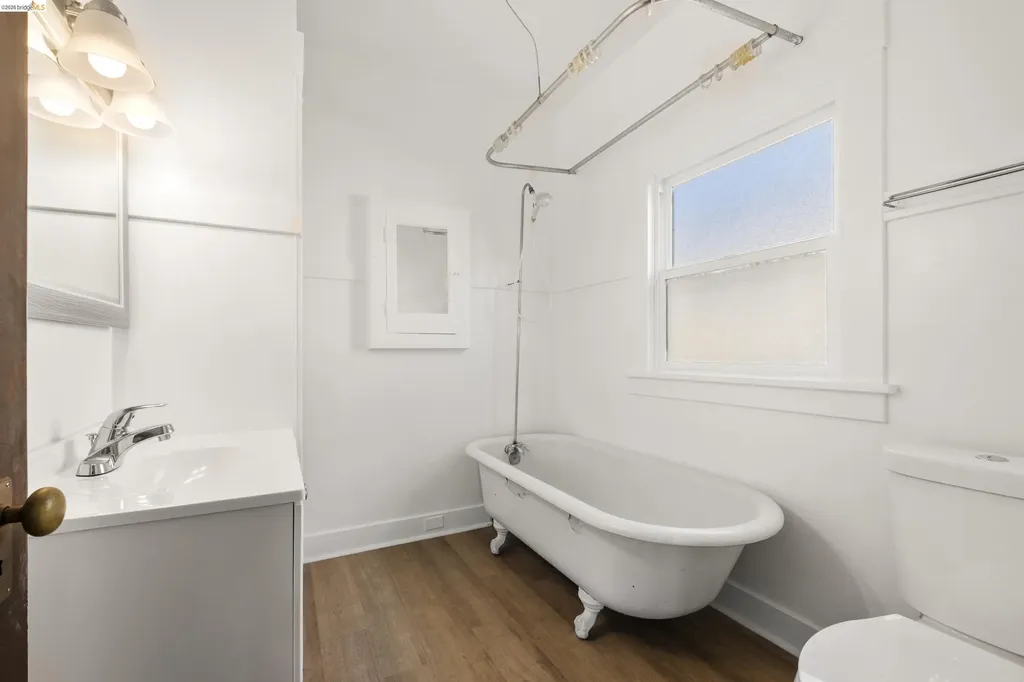 4283 Howe Street Oakland CA 94611