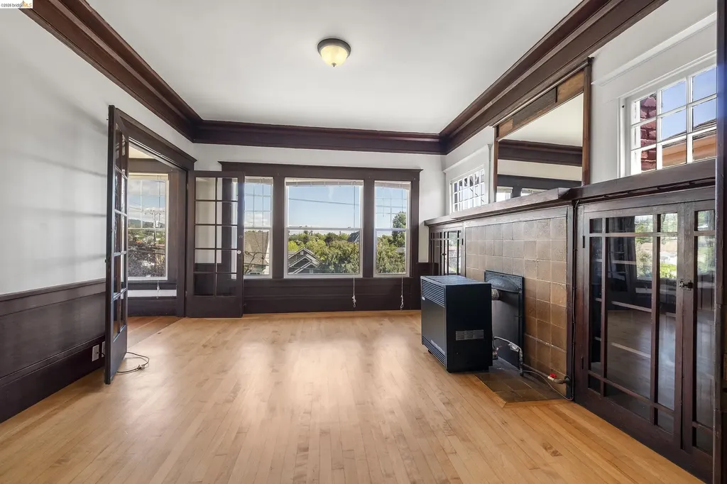 4283 Howe Street Oakland CA 94611