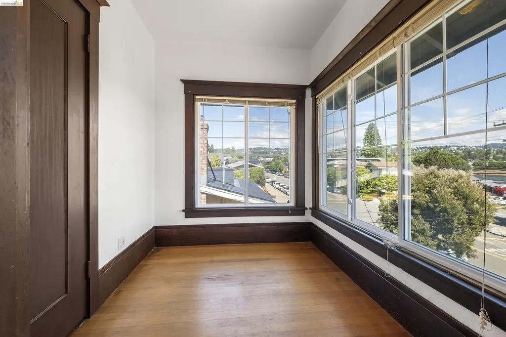 4283 Howe Street Oakland CA 94611