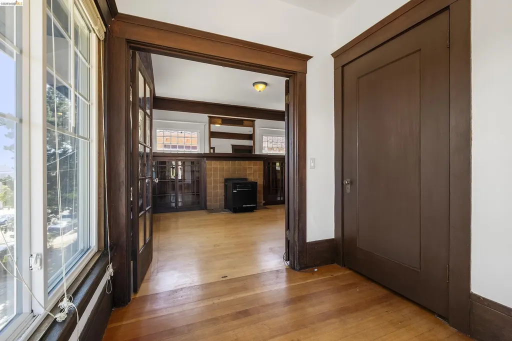 4283 Howe Street Oakland CA 94611