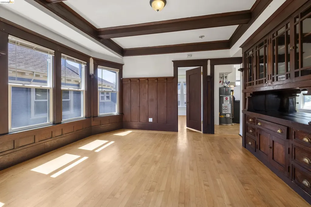 4283 Howe Street Oakland CA 94611