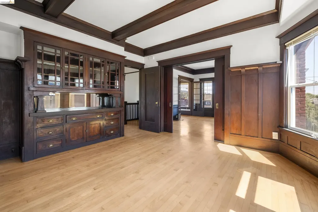 4283 Howe Street Oakland CA 94611