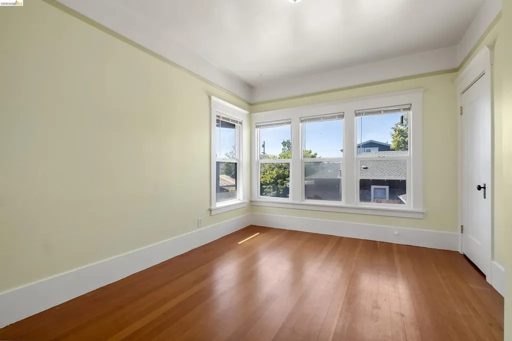 4283 Howe Street Oakland CA 94611