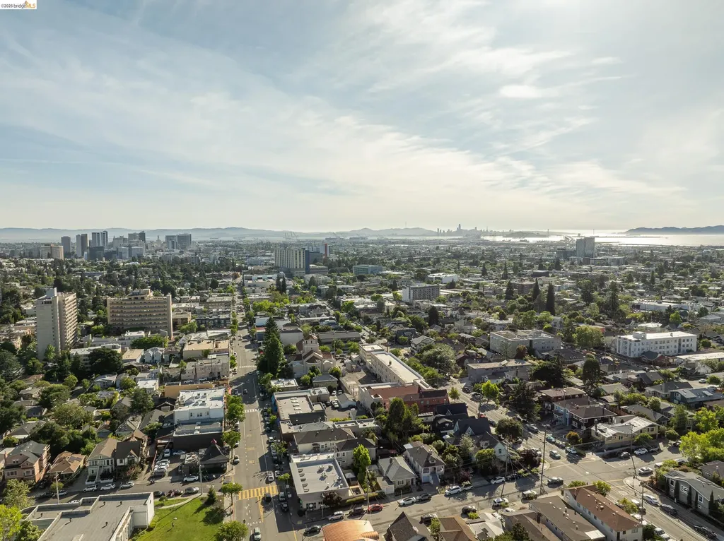 4283 Howe Street Oakland CA 94611