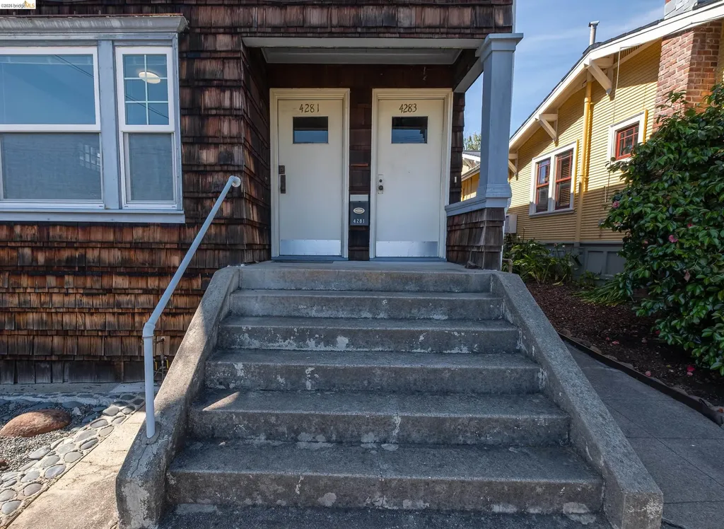 4283 Howe Street Oakland CA 94611