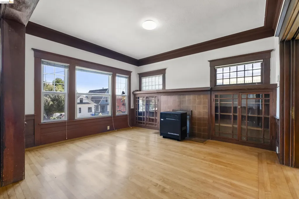 4283 Howe Street Oakland CA 94611