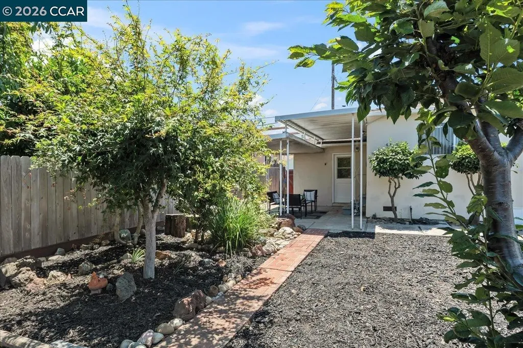 850 Harmony Drive Ashland CA 94541