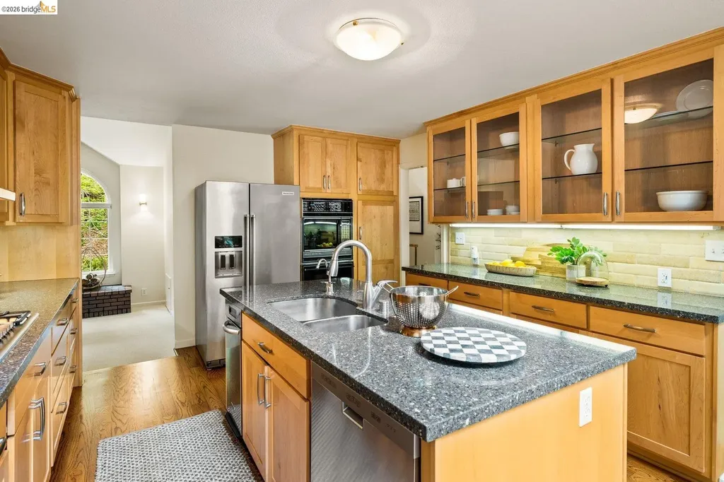 6685 Shepherd Canyon Road Oakland CA 94611