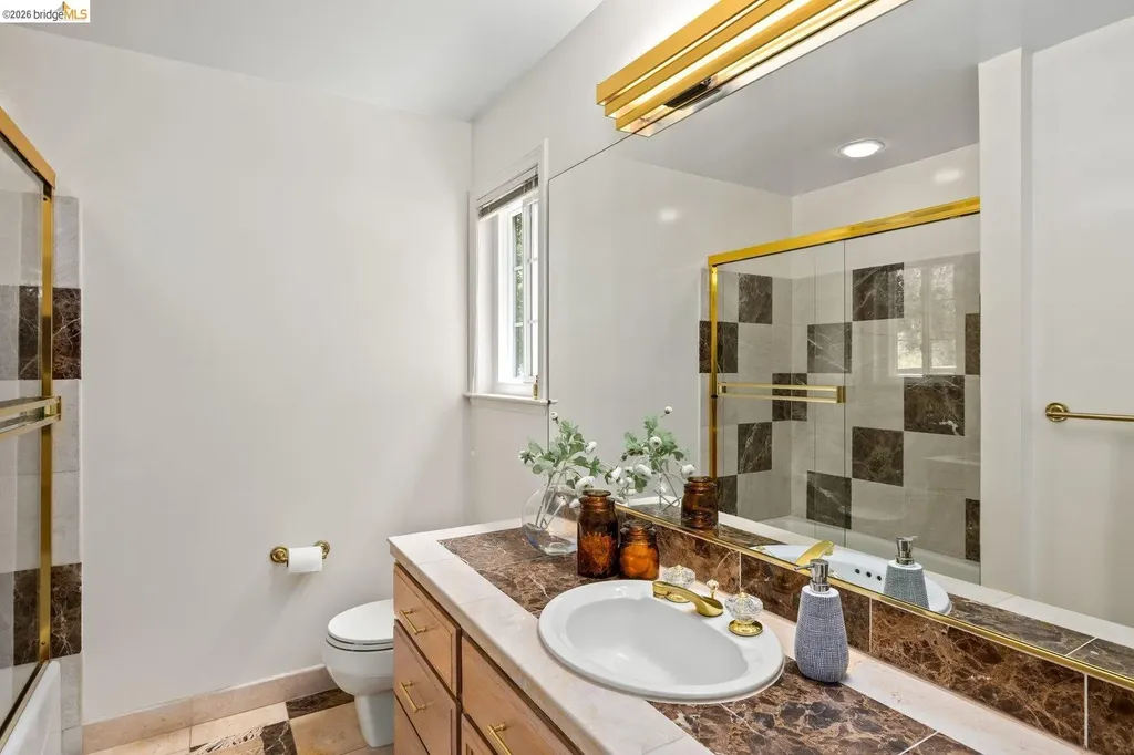 6685 Shepherd Canyon Road Oakland CA 94611