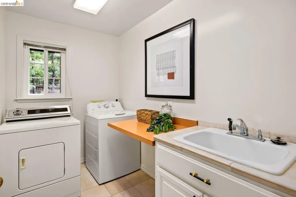 6685 Shepherd Canyon Road Oakland CA 94611