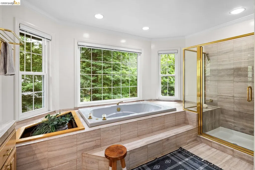 6685 Shepherd Canyon Road Oakland CA 94611
