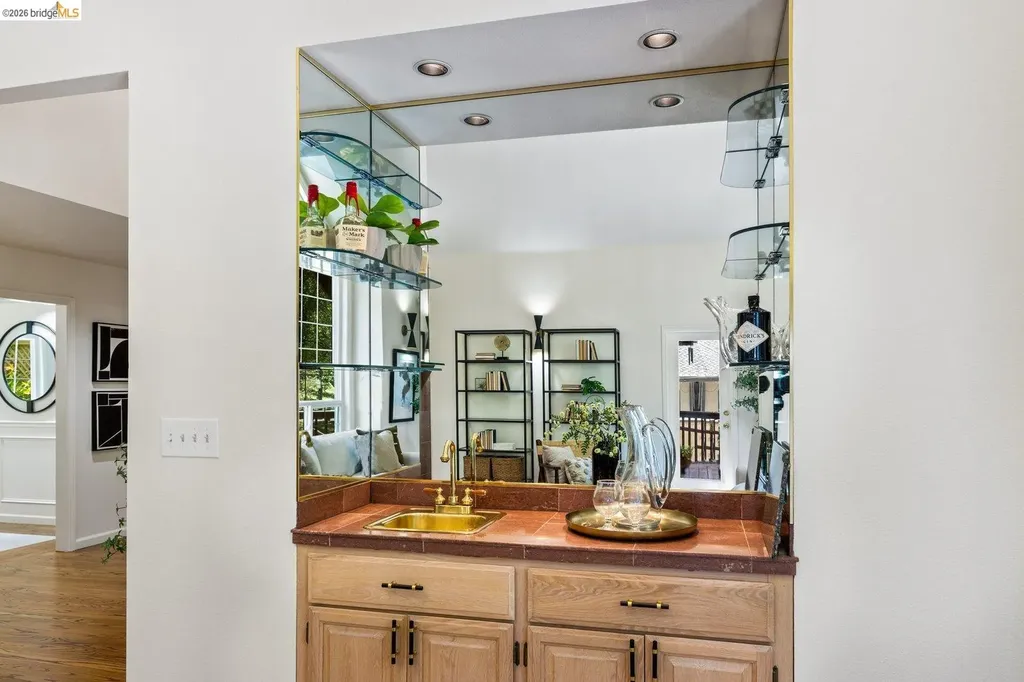 6685 Shepherd Canyon Road Oakland CA 94611