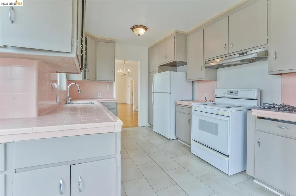 2920 76th Avenue Oakland CA 94605