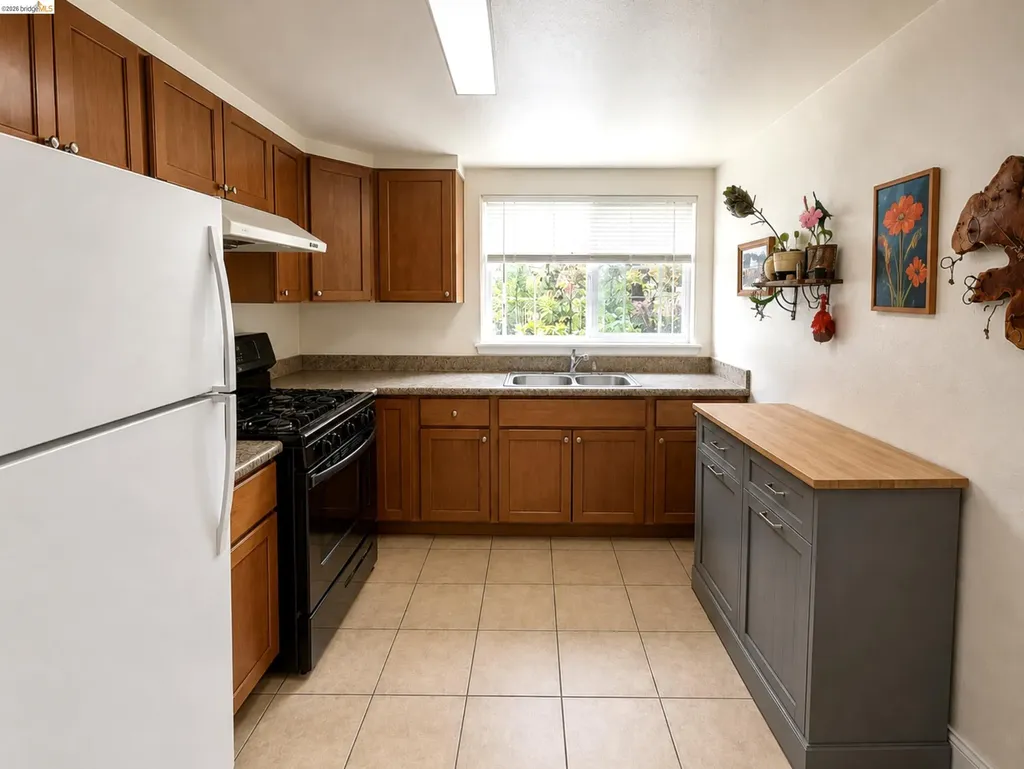 1251 Macarthur Boulevard Oakland CA 94610