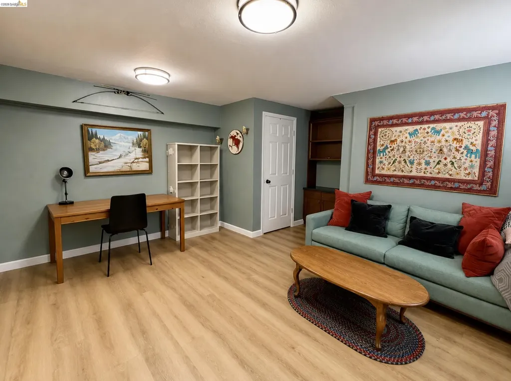 1251 Macarthur Boulevard Oakland CA 94610